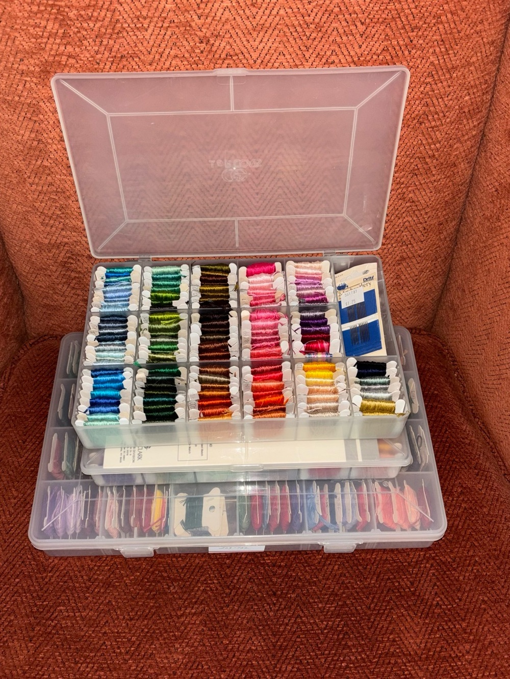 Assorted Embroidery Thread and Organizer Pack  Approximately 300 Cards of Thread - Picture 3 of 9